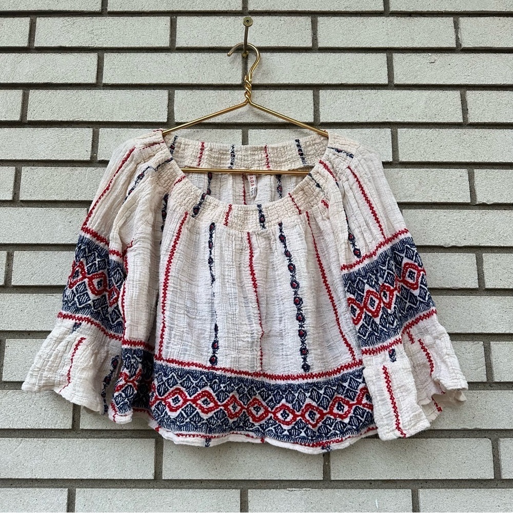 Anthropologie Raga Amalia Off Shoulder Cotton Gauze Peasant Top Ivory Blue Red M - Picture 3 of 11